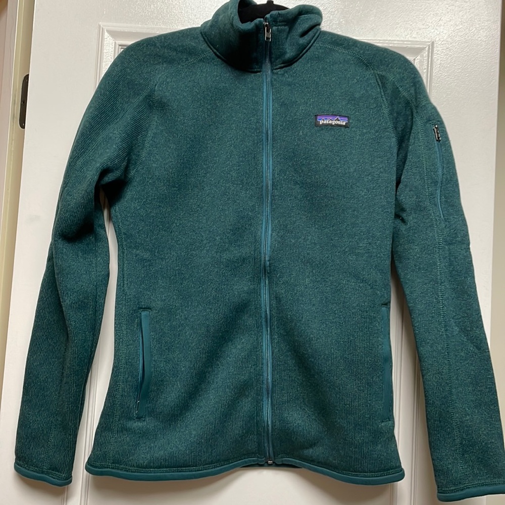 Patagonia green sweater size M